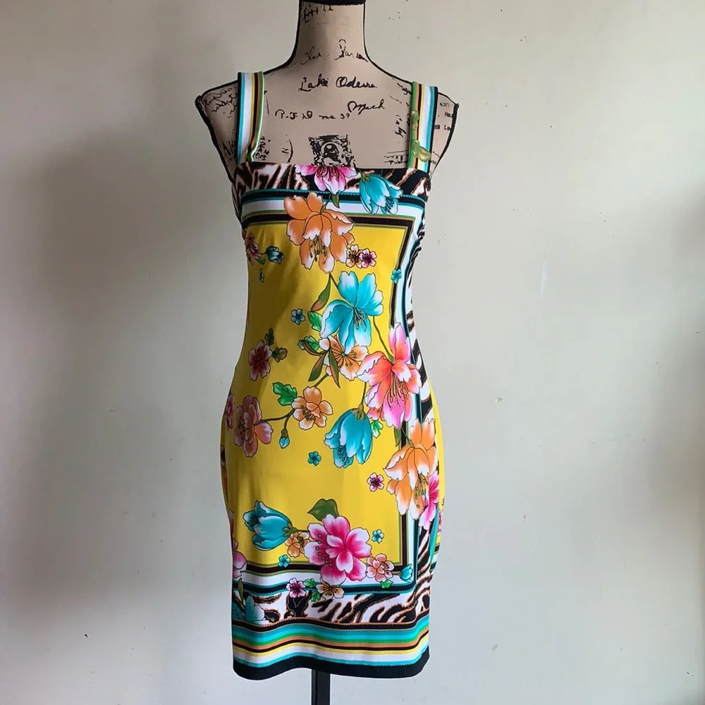 Cache Floral Dress - Picture 2 of 11